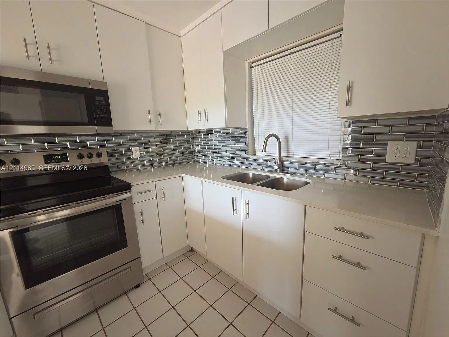 Live Oak Condo Eleven — Photo 4