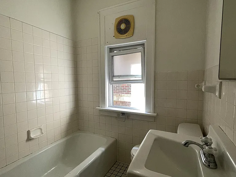 3528 Emerson Ave S #4 — Photo 15