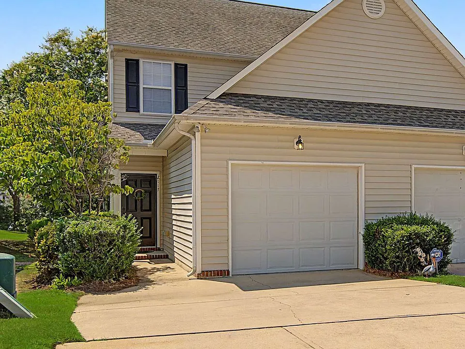 2117 Metacomet Way
