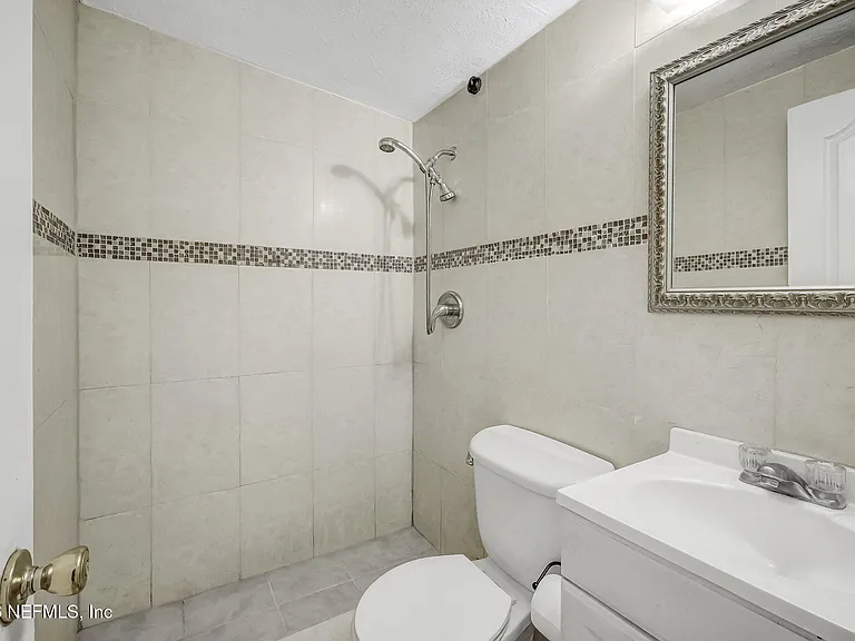 3223 Victoria Park Rd — Photo 27