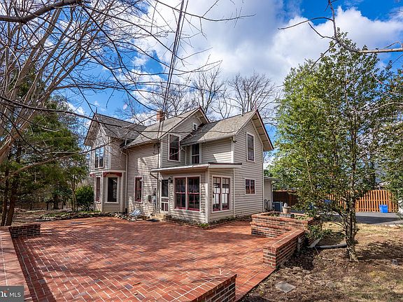 2nd image of 2201 Salisbury Rd