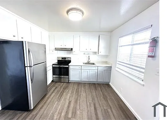 2 bed, 700 sqft, $2,450 — Photo 3