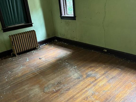 5th image of 5027 Copley Rd