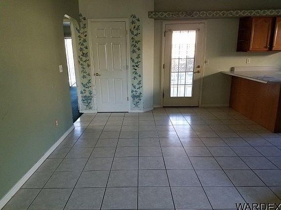 3rd image of 3775 E Packard Ave