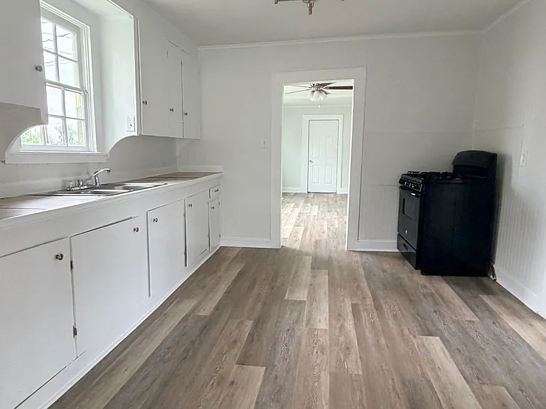 815 Williams Ave #B — Photo 1
