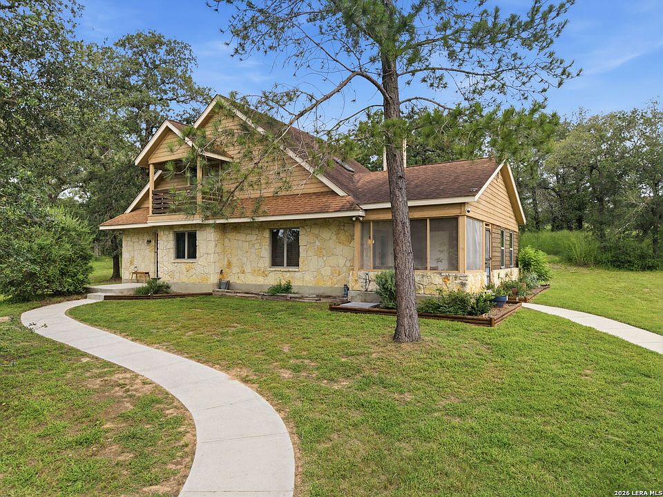 1st image of 208 Oak Bend Dr