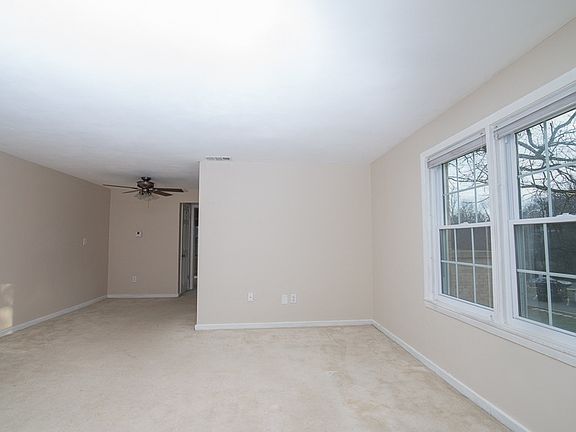 3rd image of 802 S Arlington Mill Dr