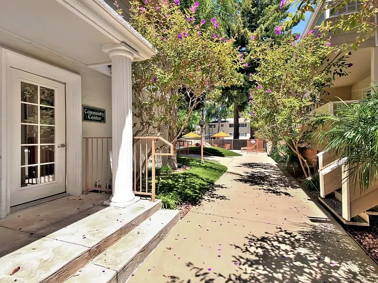 1220 Mills St #5M — Photo 18