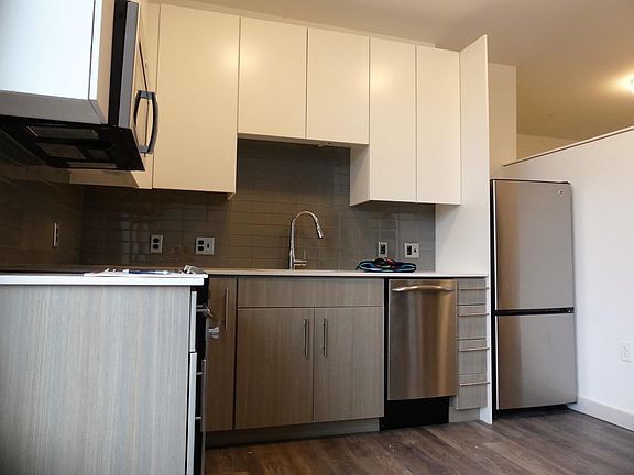 4th image of 180 Telford Street Ext #308
