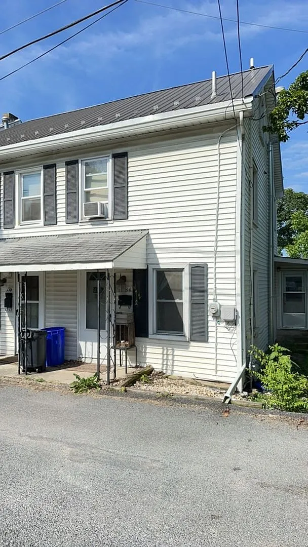 134-136 S Gettle Ave — Photo 2