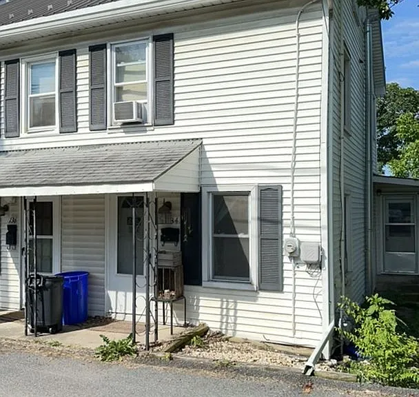 134-136 S Gettle Ave — Photo 2