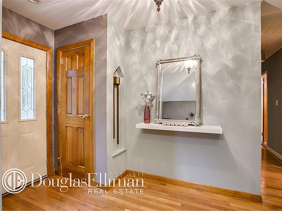 2nd image of 882 Mayer Dr