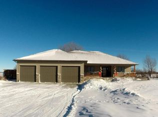 5362 Lunder Ln, Kindred, ND 58051