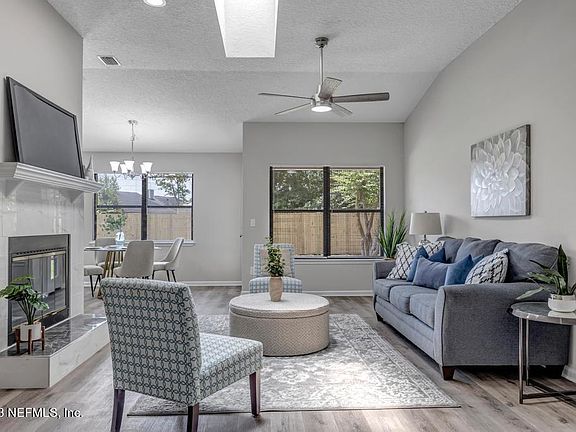 3rd image of 8560 MOSS POINTE Trail N