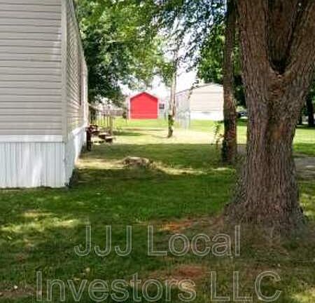 2nd image of 104 Pearl St #104