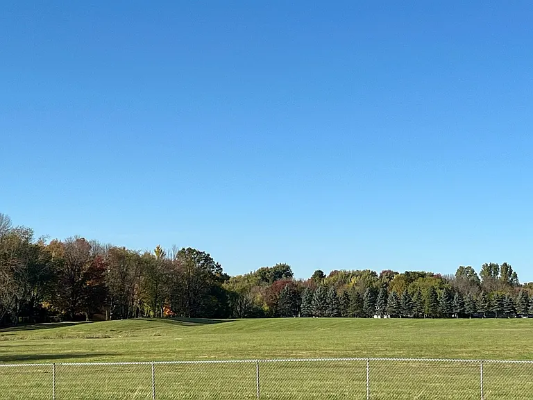 619 Laurel Ct — Photo 21