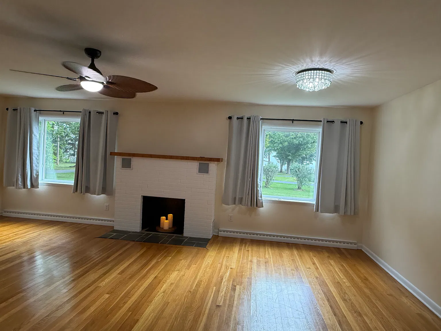 2 bed, 1200 sqft, $2,500 — Photo 2