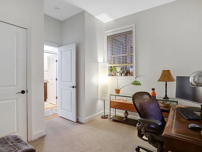 1323 Clifton St NW #13 — Photo 28