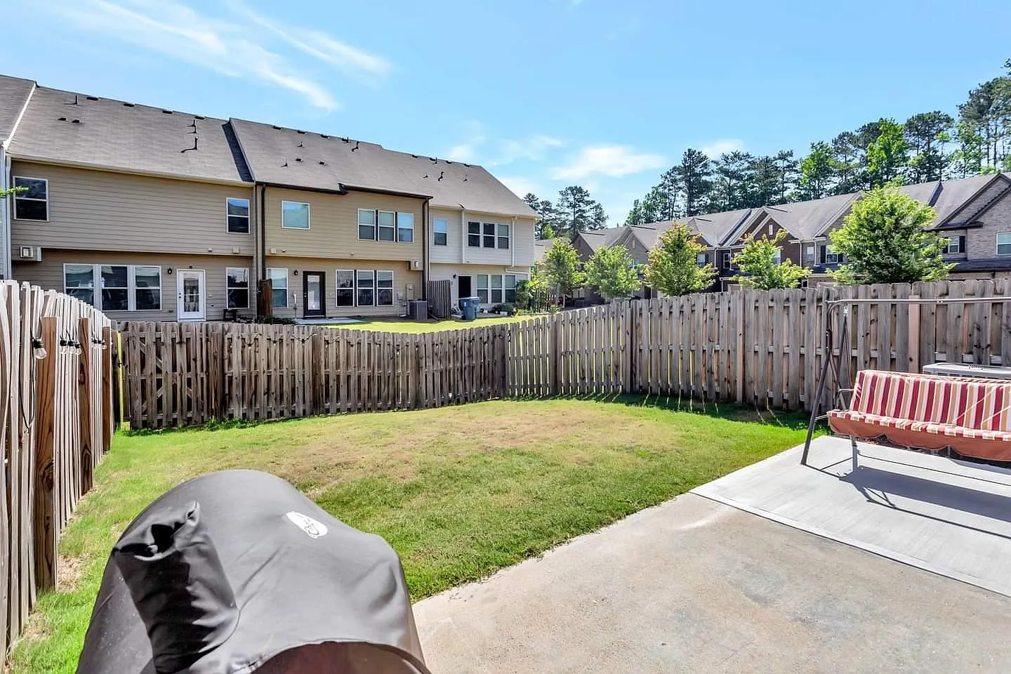 3 bed, 2.5 bath, 1909 sqft, $2,599 — Photo 3