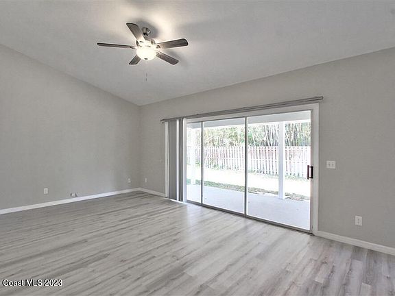 4th image of 743 Flora Linda Dr