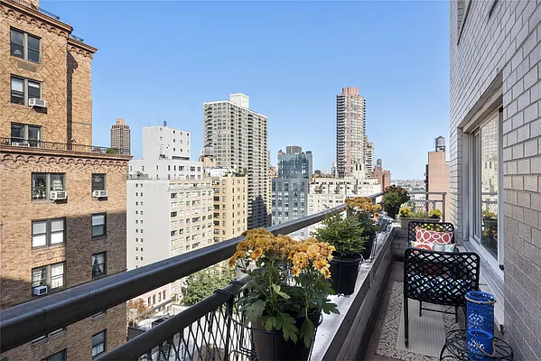 Sold by Digs Realty Group | media 11