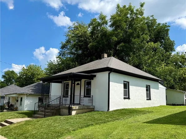 2003 Jefferson St, Lexington, MO 64067
