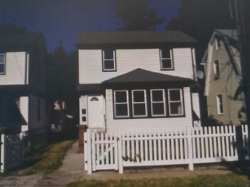 1st image of 219 St 119 Ave