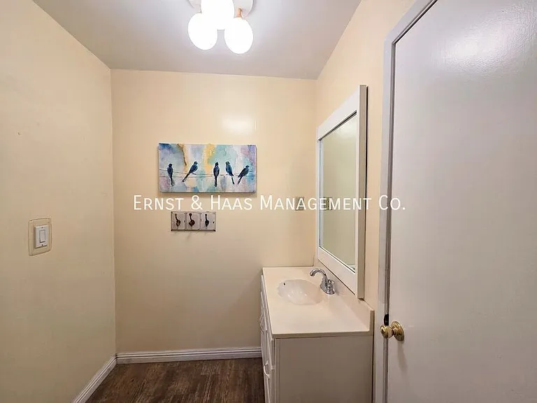 2080 Senasac Ave — Photo 24