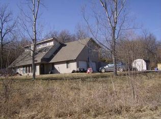 6724 S Arnett Rd, Grain Valley, MO 64029
