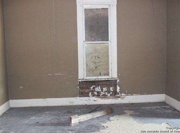 2nd image of 308 Belmont St