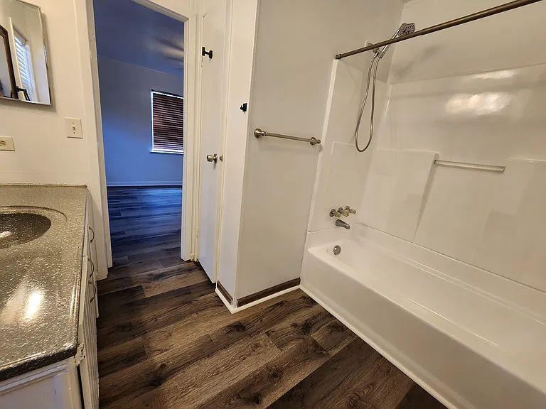 1105 Elyse Dr — Photo 17