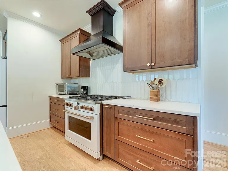 1101 E 34th St — Photo 15