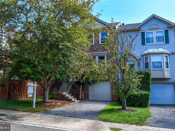 3rd image of 101 Smoothleaf Ln