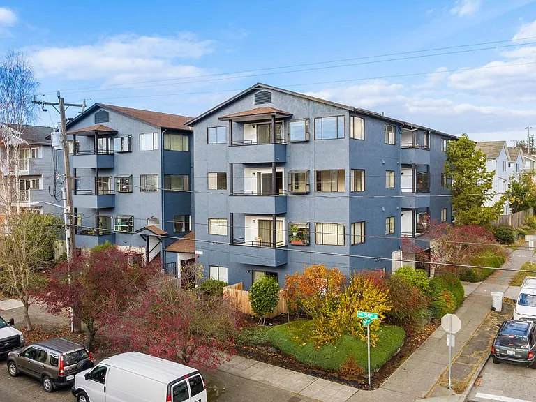 Arie Apartments — Photo 2