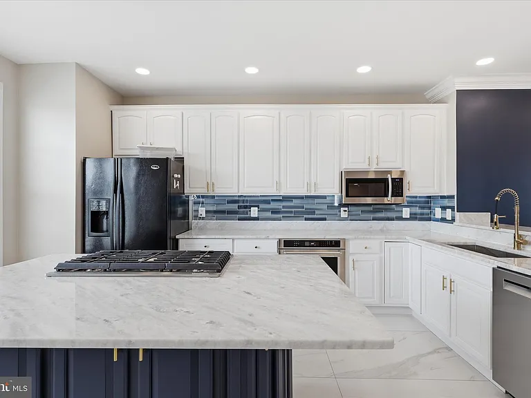 812 Sydney Ter NE — Photo 10