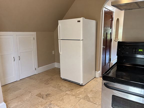 4th image of 1732 Broad St Unit 3