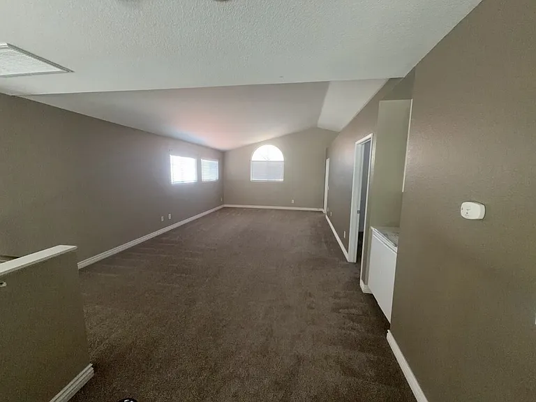 9586 Shadow Springs Dr — Photo 13