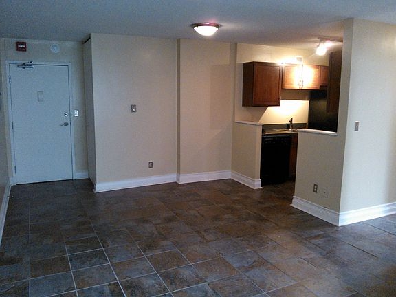 2nd image of 600 East 8th Street #5T