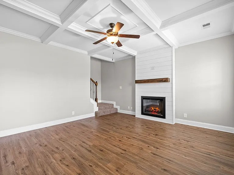 1236 Winterset Dr — Photo 6