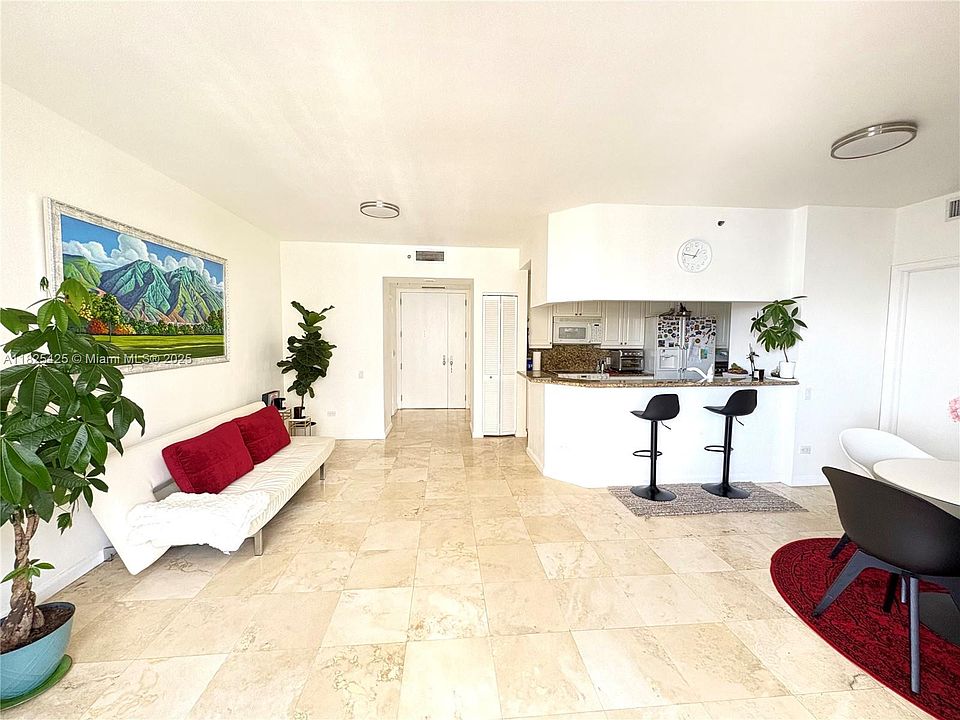 1st image of 808 Brickell Key Dr APT 1103