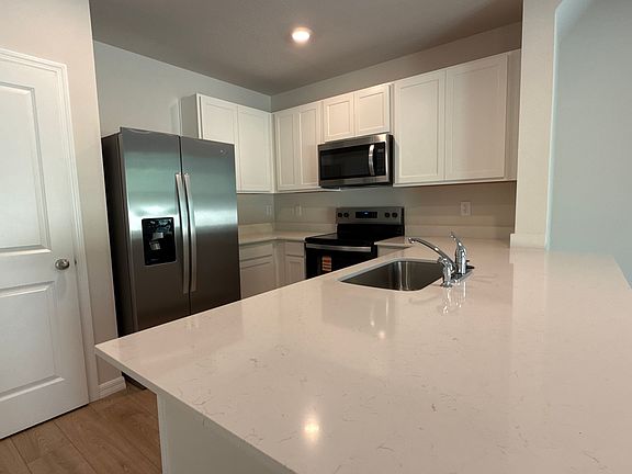 5th image of 4581 Pleasant Ave #4581