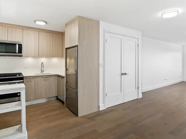 5700 Arlington Avenue image 16 of 37