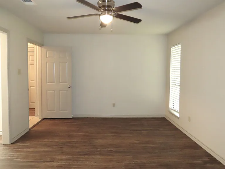 705 Kelli — Photo 24