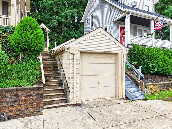 3rd image of 717 12th Ave