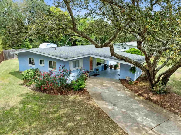 304 Norwich Dr, Gulf Breeze, FL 32561
