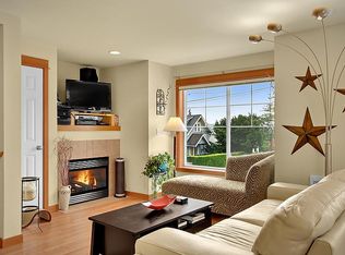 1008B N 45th St, Seattle, WA 98103