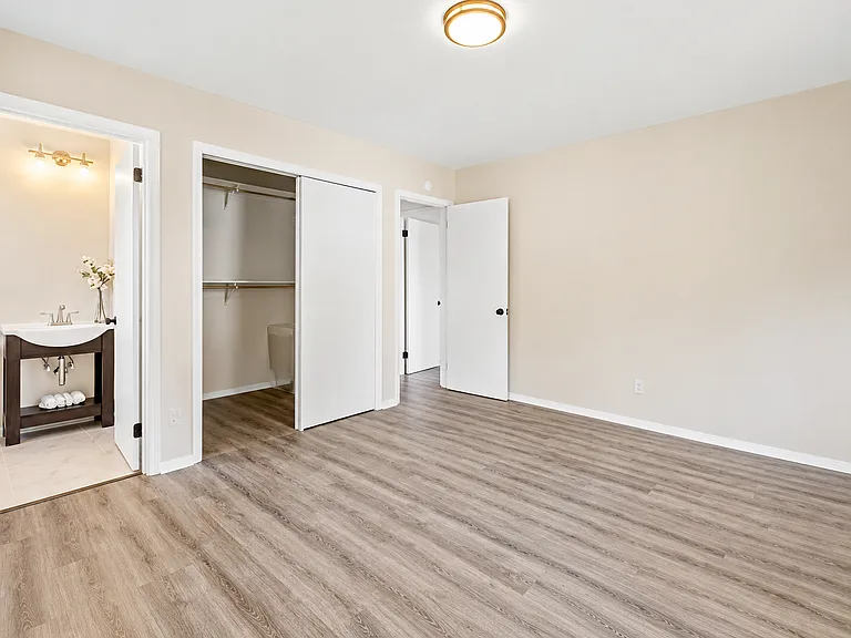 4401 Genny Lynn Dr — Photo 9