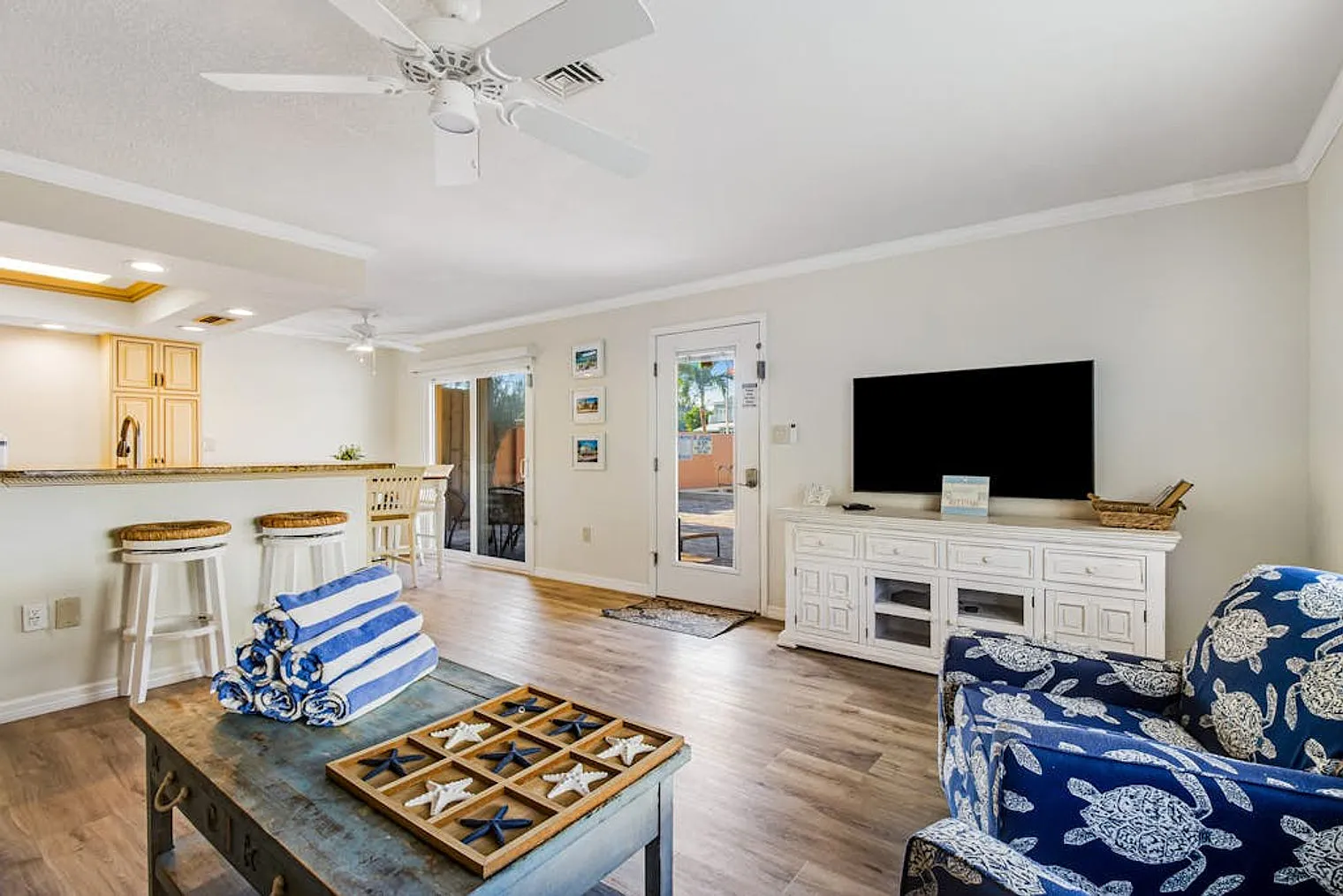 2 bed, 1.0 bath, 775 sqft, $5,089 — Photo 3