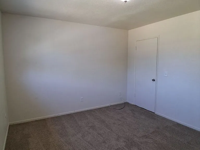 1505 E. Yale Ave. — Photo 18