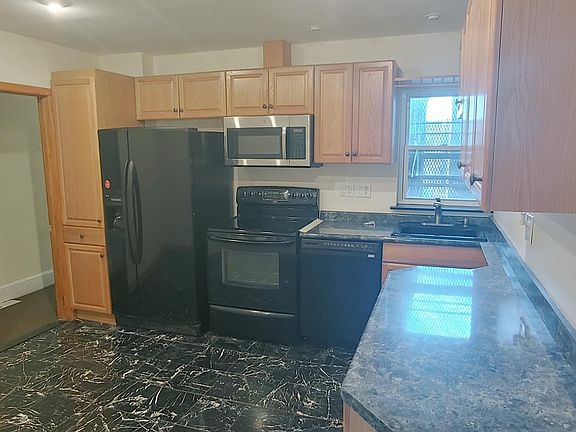 2nd image of 3154 Richmond St Floor 2